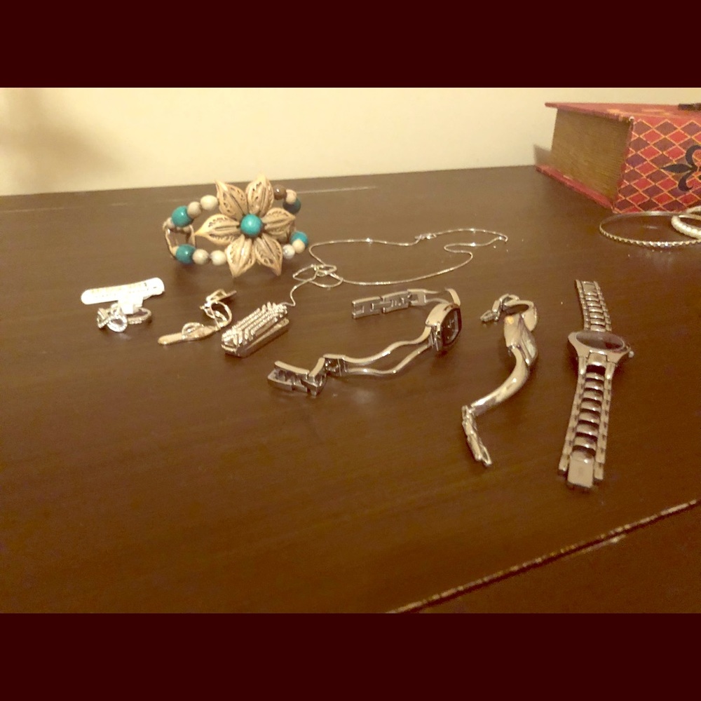 Lot of jewelry